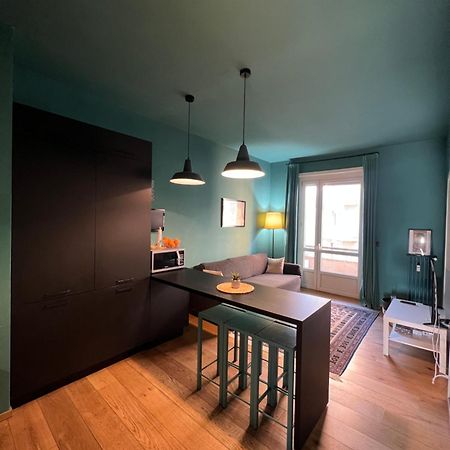 Room With Private Balcony On The Dora River Turín Exteriér fotografie