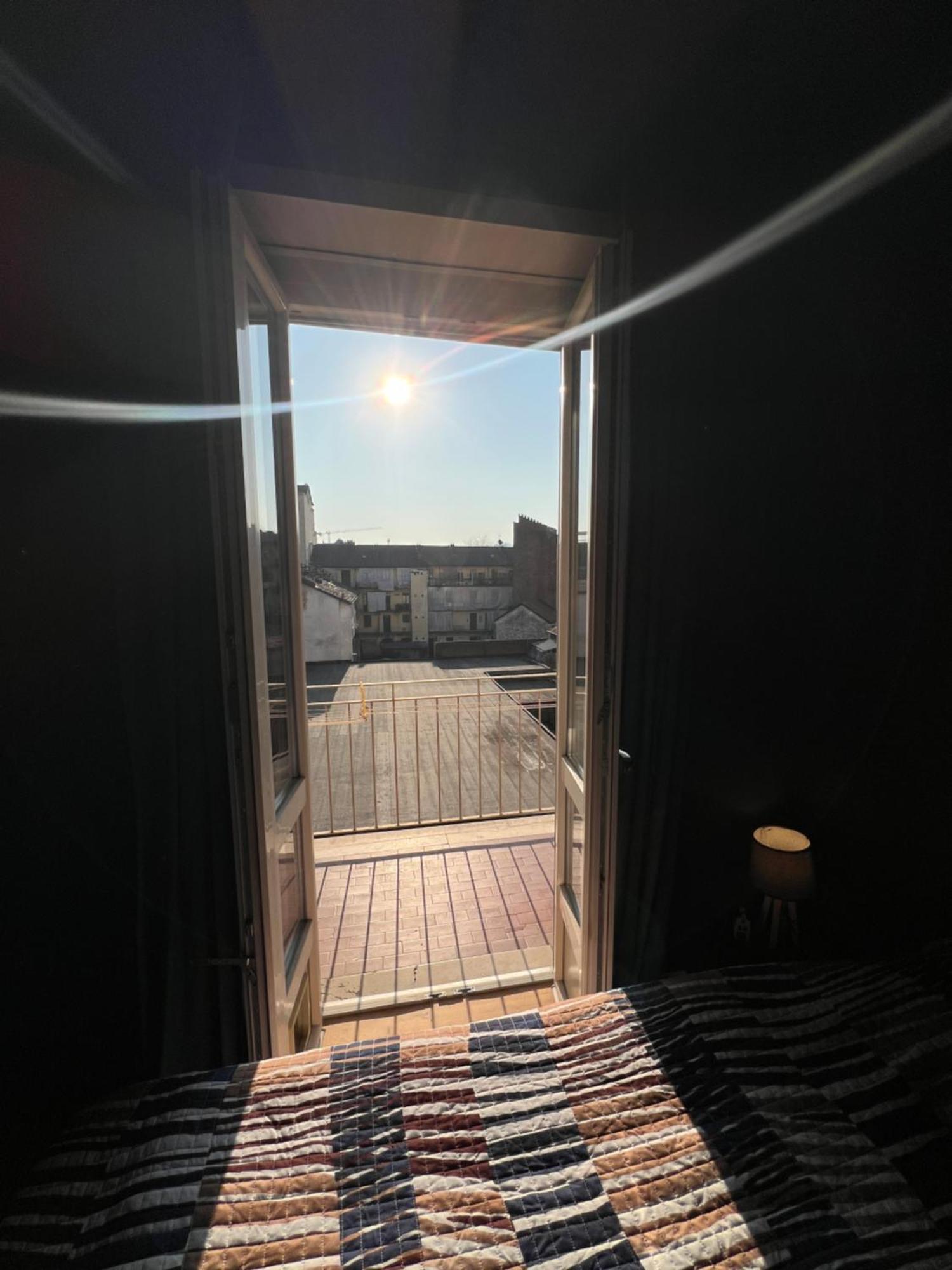 Room With Private Balcony On The Dora River Turín Exteriér fotografie